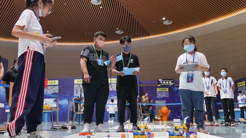 企业数字化工具版本差异解析：如何选择合适版本